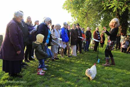 Giuseppe the cockerel and the Sun Arise Singers